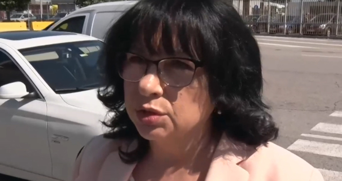 Финансовият министър отговори на критиките на вицепрезидента относно държавния дълг