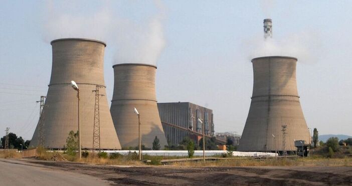 Голям пожар избухна снощи в ТЕЦ Бобов дол в Кюстендилска