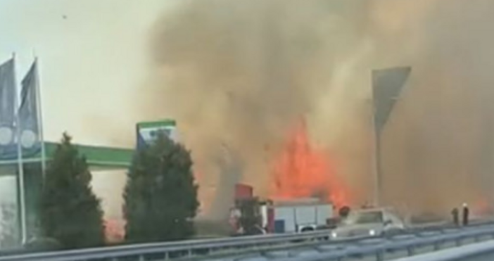 Голям пожар затвори за кратко време магистрала Тракия Това стана
