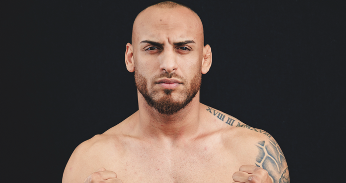 Боецът Митко Илиев освен че бе обявен за победител в