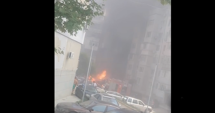 Няколко автомобила горяха във варненския квартал Владиславово Това става ясно
