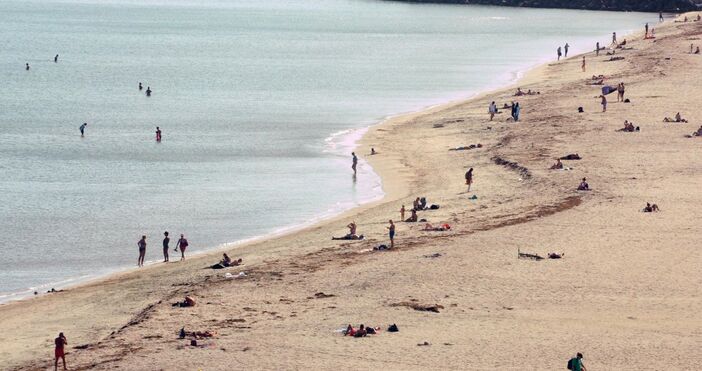 Плажът е мястото което обикновено свързваме с прохлада през лятото