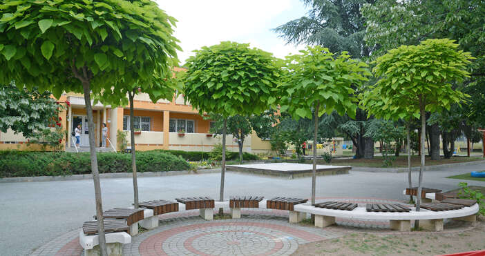 Двадесет и едно деца от различни възрастови групи на ДГ