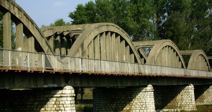 Река Лом пресъхна Снимките са от село Крива бара община