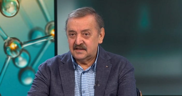 Вибрио вулнификус причинява тежки раневи инфекции когато има замърсяване с