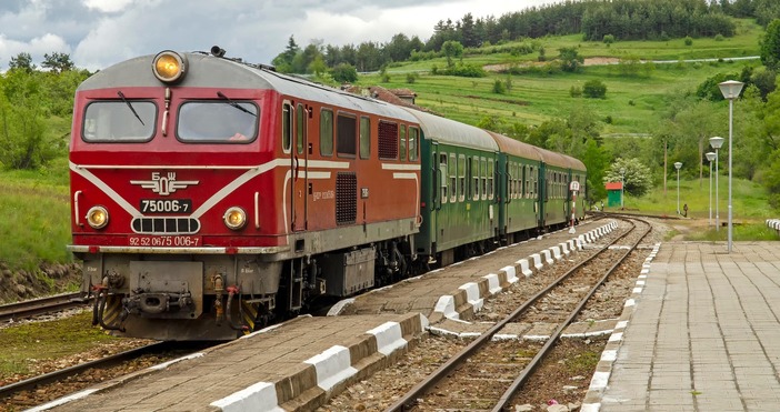 Във връзка с ограничените ресурси на наличния подвижен състав и