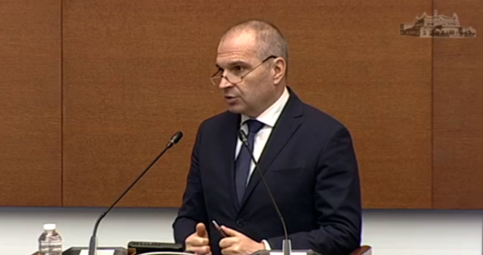 Транспортният министър Гроздан Караджов призна от трибуната на Народното събрание