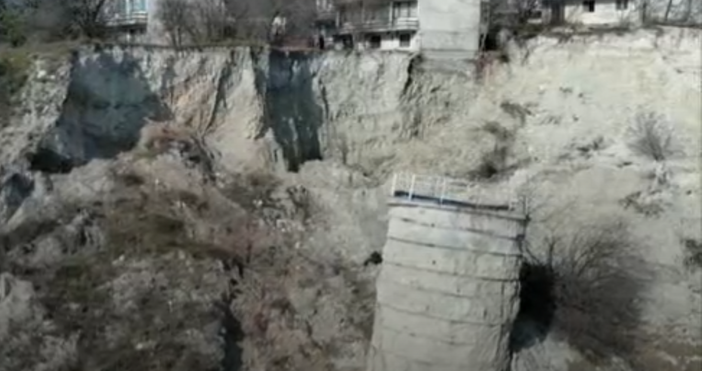 Балчик определено се свлича и затова е подготвен видеоматериал който