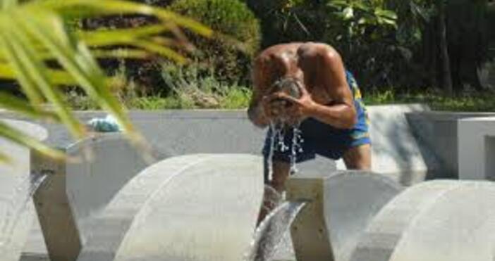 През нощта срещу неделя над почти цялата страна ще е