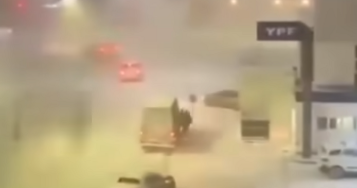 Докато България се пържи на 40 градусови жеги на другия край