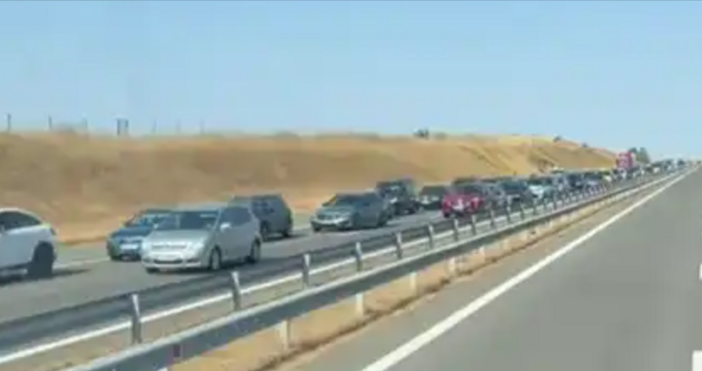 Снимки Tihomir T Магистрала Тракия Огромно задръстване се е образувало на