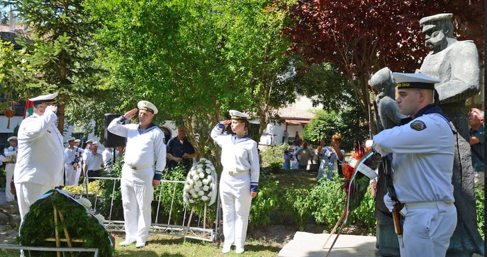 снимки Община ВарнаС общоградско честване днес Варна отбеляза 147 години от