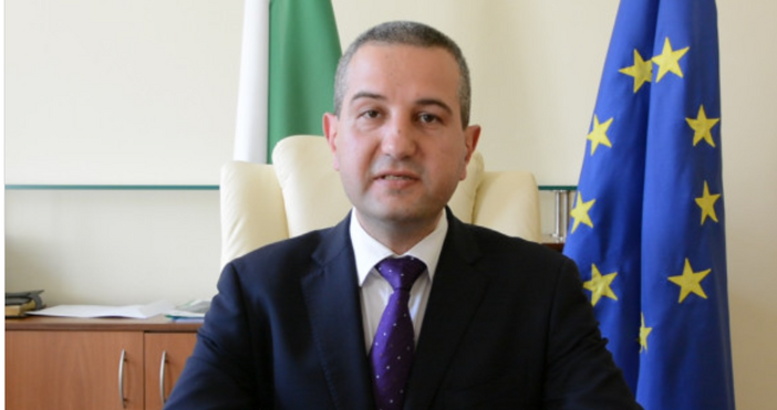 Държавата взема мерки за увеличаване на средствата при майчинство По време