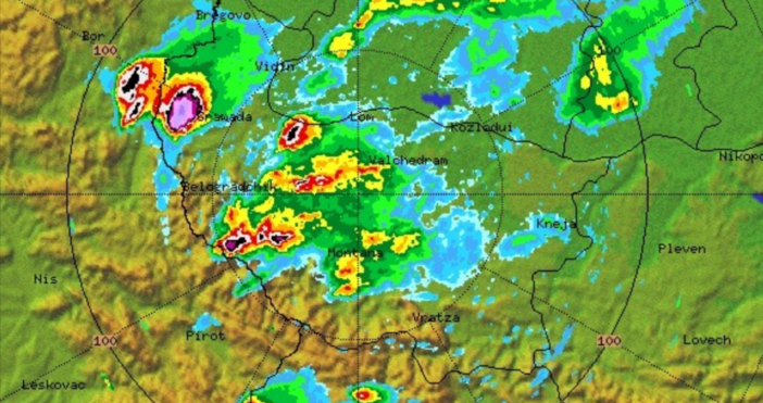 Времето полудя в част от България в последните часове Очакват се