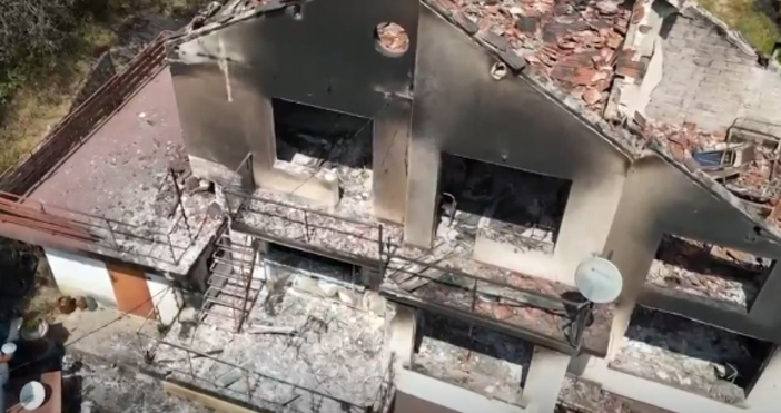 Най сериозно засегнат от пожарите е районът на Трън огънят изпепели