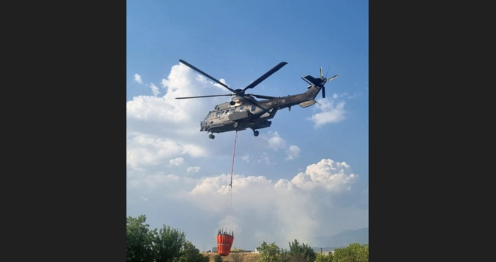 В потушаването на пожара над село Илинденци и село Плоски в
