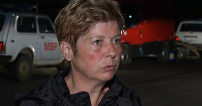 Огнената стихия в Трънско унищожи домове и прехвърли границата със