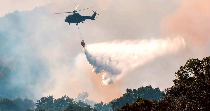Продължават усилията за овладяване на пожара в Пирин където огънят