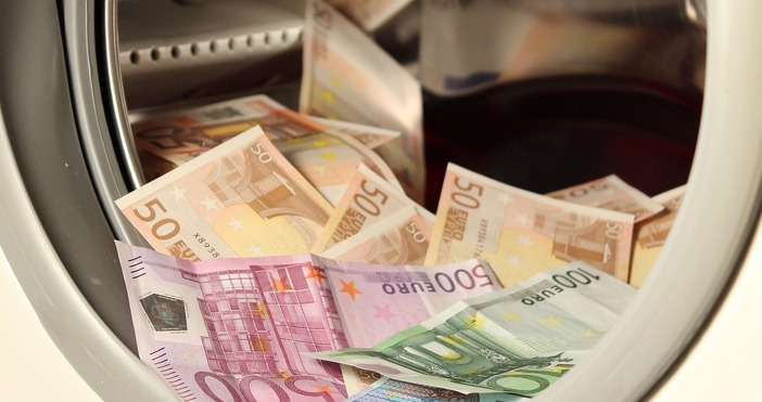 Членството в Европейския съюз и предстоящото приемане на еврото на