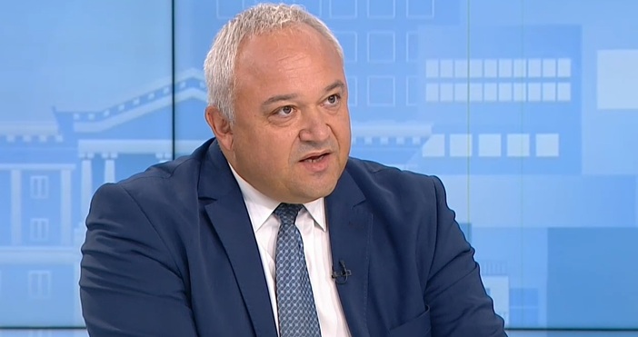 Пожарникари служителите на МВР и Министерството на отбраната горски доброволци