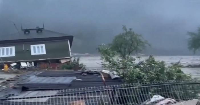 Жълт и оранжев код за опасно високо ниво на реките