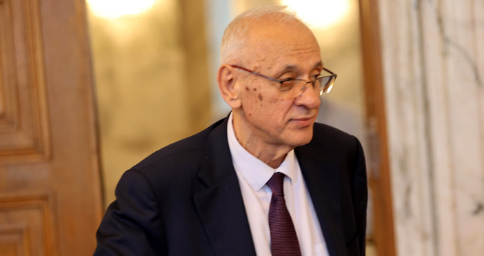 С оглед осигуряване на своевременен достъп до необходимата лекарствена терапия