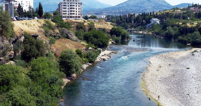 1943 евро е квадратът в Черна гора чужденци купуват луксозни