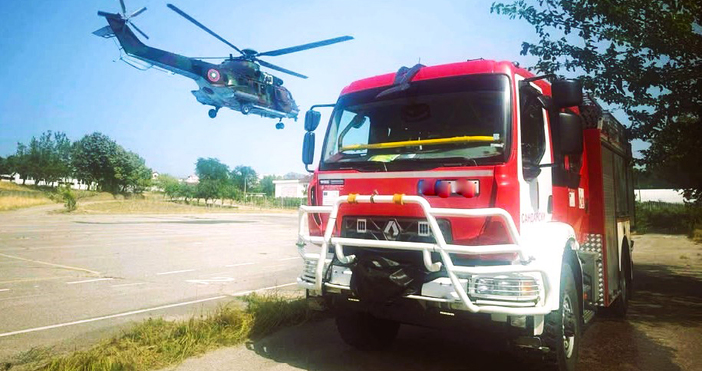 Шест хеликоптера и двата шведски самолета се включиха в гасенето