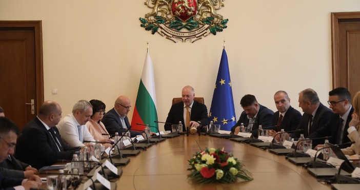 Подписани са договорите за доставка на всички машини монетоброячни