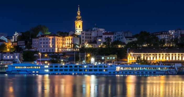  България настъпва в Южна Сърбия с хиляди граждани които получават