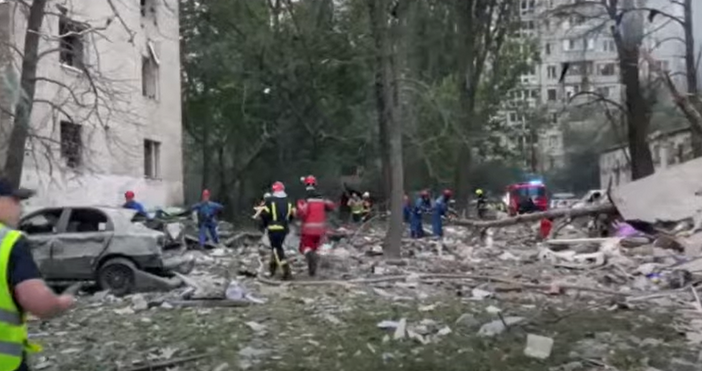 Кадри YoutubeНай малко двама души са загинали а 52 са били