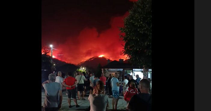 Пожарите в област Ямбол и Сливен са овладени каза заместник министърът