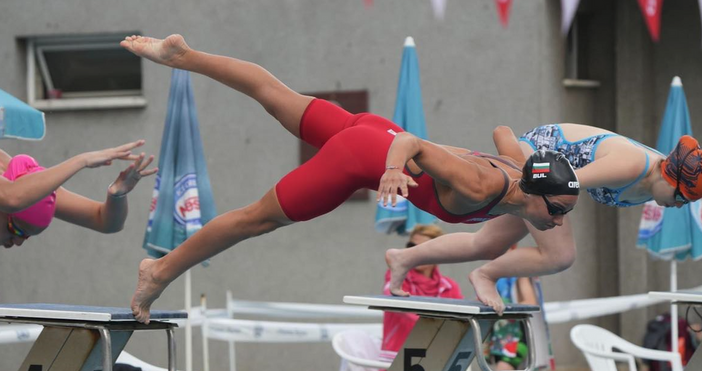 Тея Николова постави нов национален рекорд и се класира за полуфиналите