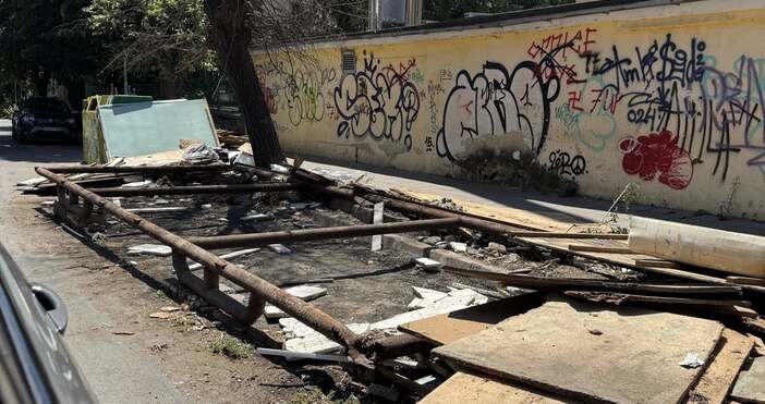 Много добре се справи общината с бараката до музикалното училище  само дето