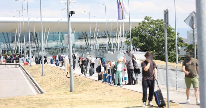 Промененият достъп до Терминал 2 на софийското летище Васил Левски