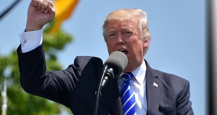 Американският президент Доналд Тръмп снощи заяви че ще вземе решение