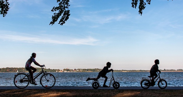 Училищата и детските градини ще трябва да уведомяват предварително Регионалните