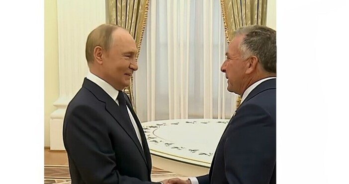 Рейтингът на руският президент Владимир Путин падна сериозно на фона на забранителни