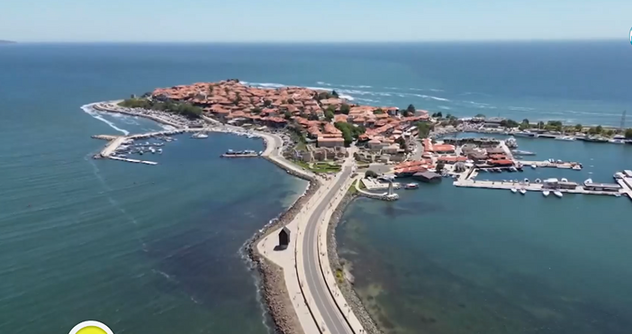 Древни каменни стени останки от жилищни сгради предмети от бита