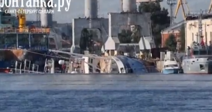 На пристанището на Балтийския завод в Санкт Петербург на 9