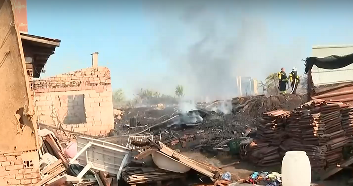 Пожарът в квартал Христо Ботев вече е овладян съобщиха за