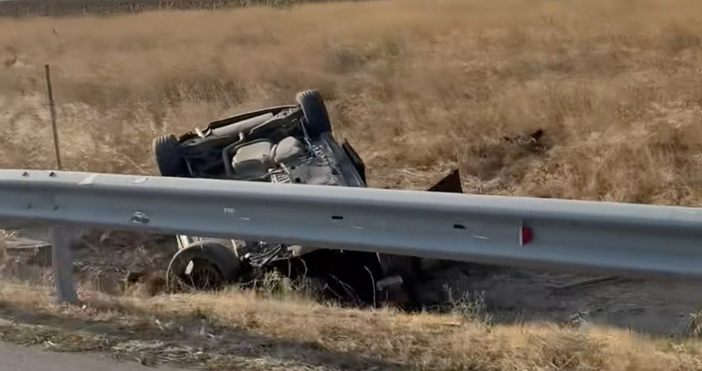 Тежка катастрофа между шест автомобила е станала на АМ Тракия