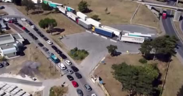 Хиляди румънски туристи се прибират от морските курорти и задръстват