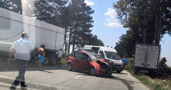 Катастрофа преди село Сенокос затруднява движението по пътя Добрич Балчик