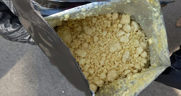 Снимки МВРСинтетичен канабиноид достатъчен за приготвянето на над половин тон