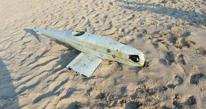 Военен дрон изплува тази сутрин на плаж Хармани в Созопол