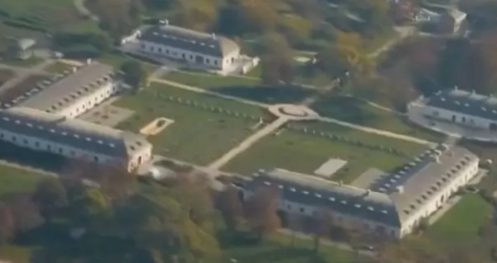 Скандал тресе Унгария след като независимият депутат Акош Хадази публикува