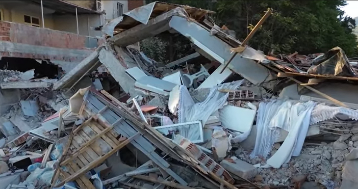 Две нови земетресения разтърсиха турския град Съндъргъ в понеделник вечерта