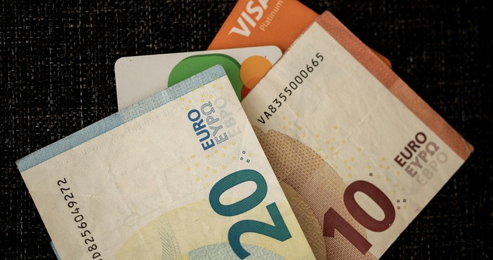 От ноември 2025 г банките ще започнат да продават на