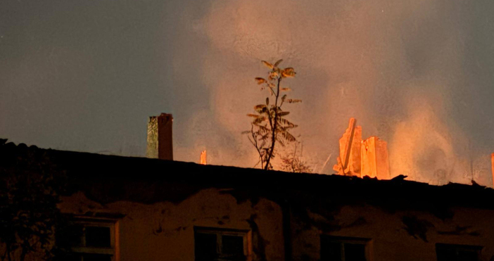 Пожар горя в района на старото военно училище във Велико